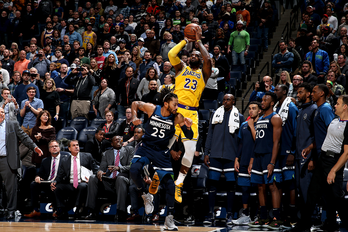 米乐在线注册-关于浓眉哥在篮网比赛中精彩发挥，败北引发热议！的信息